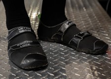 Black Ground Lock Deadlift Slippers, Conventi...