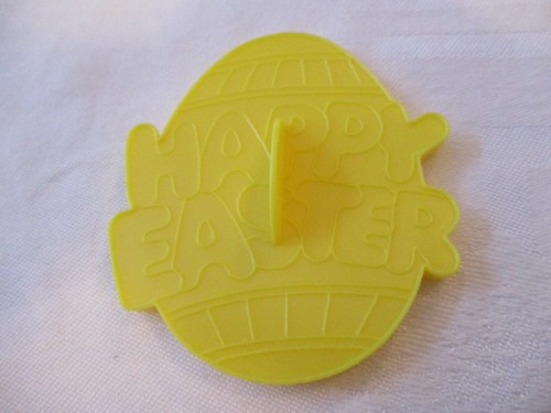 Vintage Plastic Cookie Cutters Luigi, Shamrock, Easter Egg - Picture 8 of 10