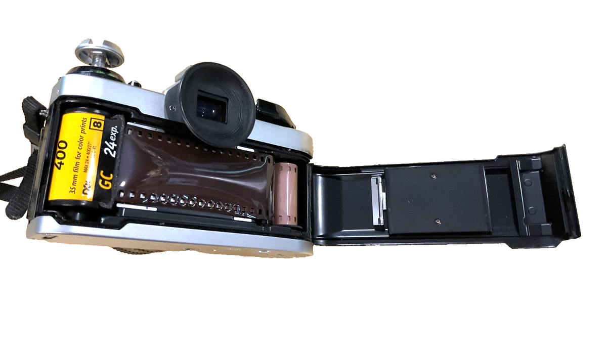 Canon AE1 Camera w/FD 50mm+1x Lens+2x filter+hood+Speedlight+
