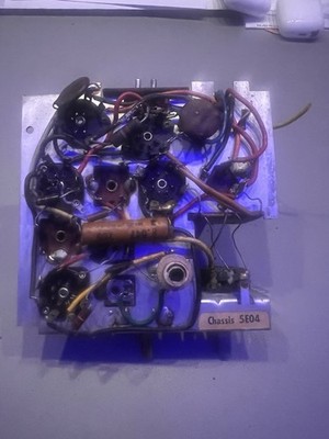 Zenith Chassis 5E04 - CHASSIS ONLY - Untested for Parts Or Repair