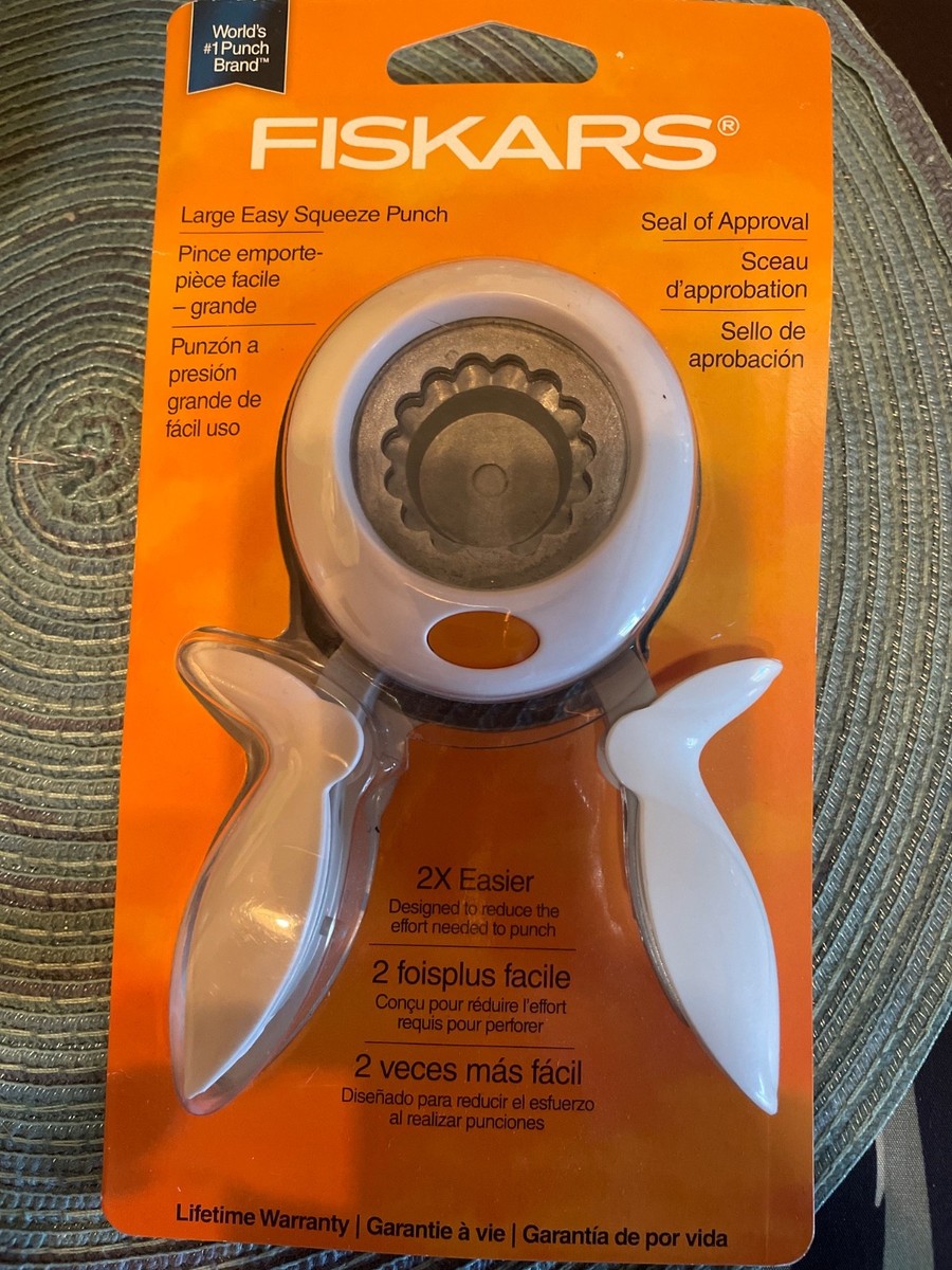 Fiskars 137750-1002 Scalloped Squeeze Punch Large Seal of Approval