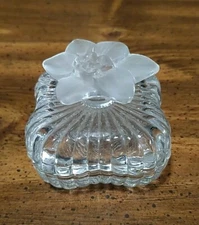 1991 Canisy Trinket Dish by Cristal d Arques with Flower on Top 2.5" Square
