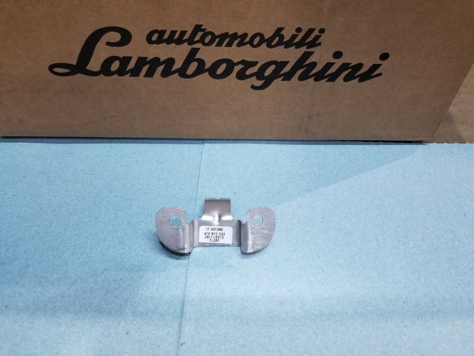Lamborghini huracan air duct bracket 4T0815533 
