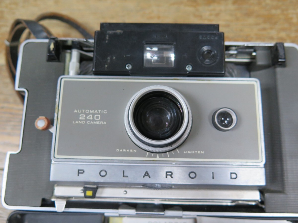 Polaroid Automatic 240 Land Camera Collectable Vintage AS IS NON