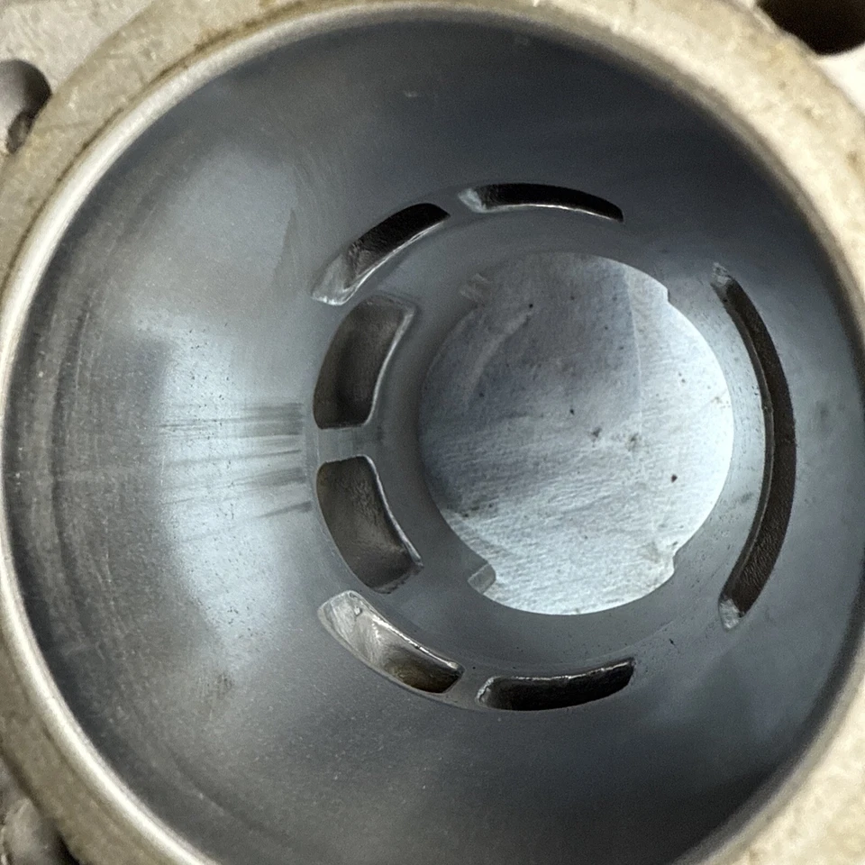 1979 Kawasaki Drifter 440 Vintage Snowmobile Motor Cylinder Jugs Pistons Foto 4 de 4