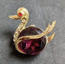 Beautiful Large Rhinestones Vintage Swan Pin