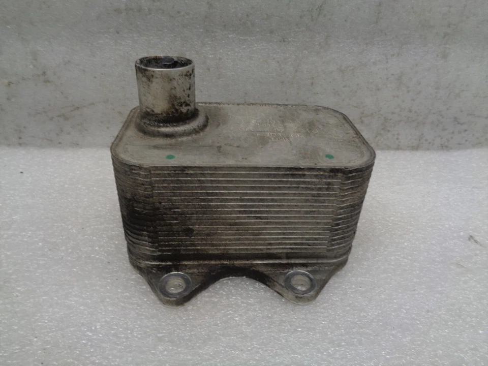 Volkswagen CC 2009-2017 2,0 L enfriador de aceite de motor OEM AK2209129 Foto 4 de 4