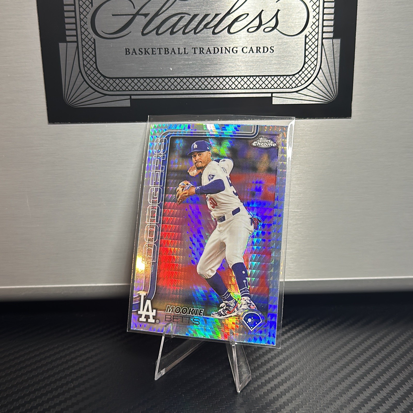 2025 Topps Chrome MLB N. 50 Mookie Betts Hyper Refractor