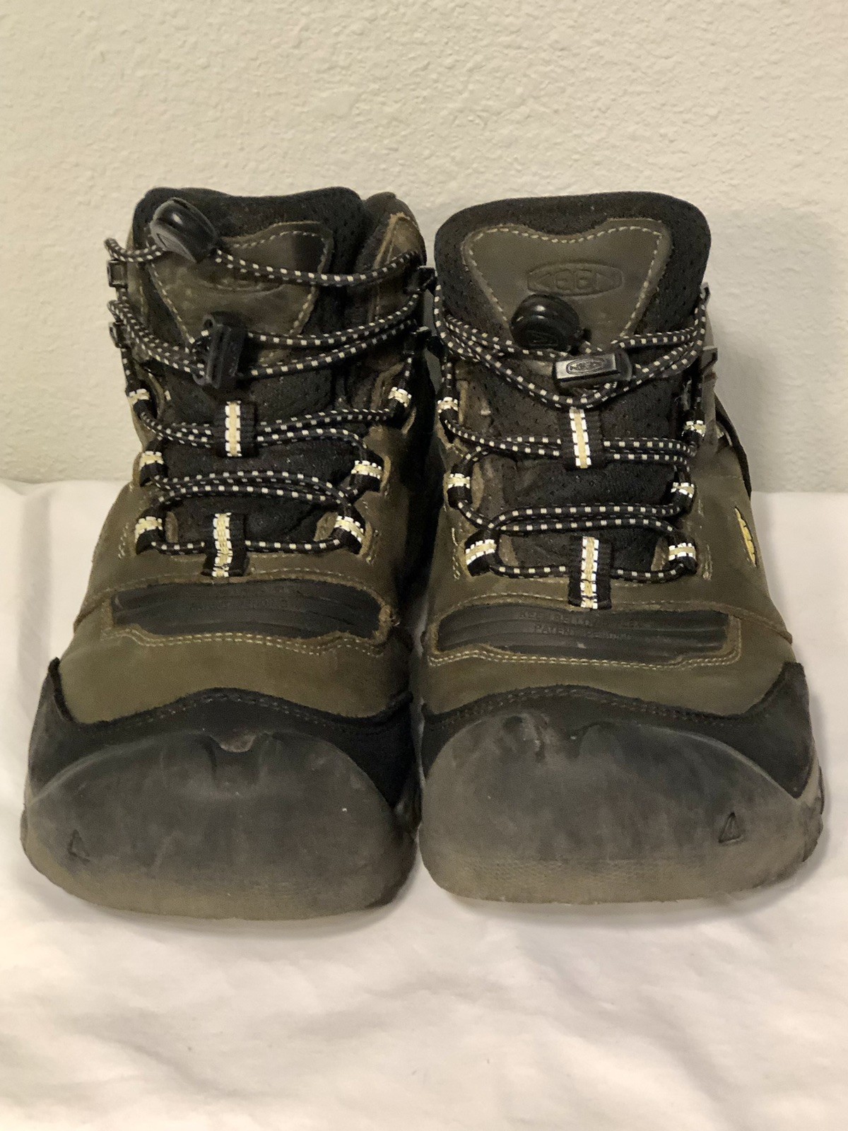 Stivali da trekking Keen unisex taglia 5 (vedi foto)