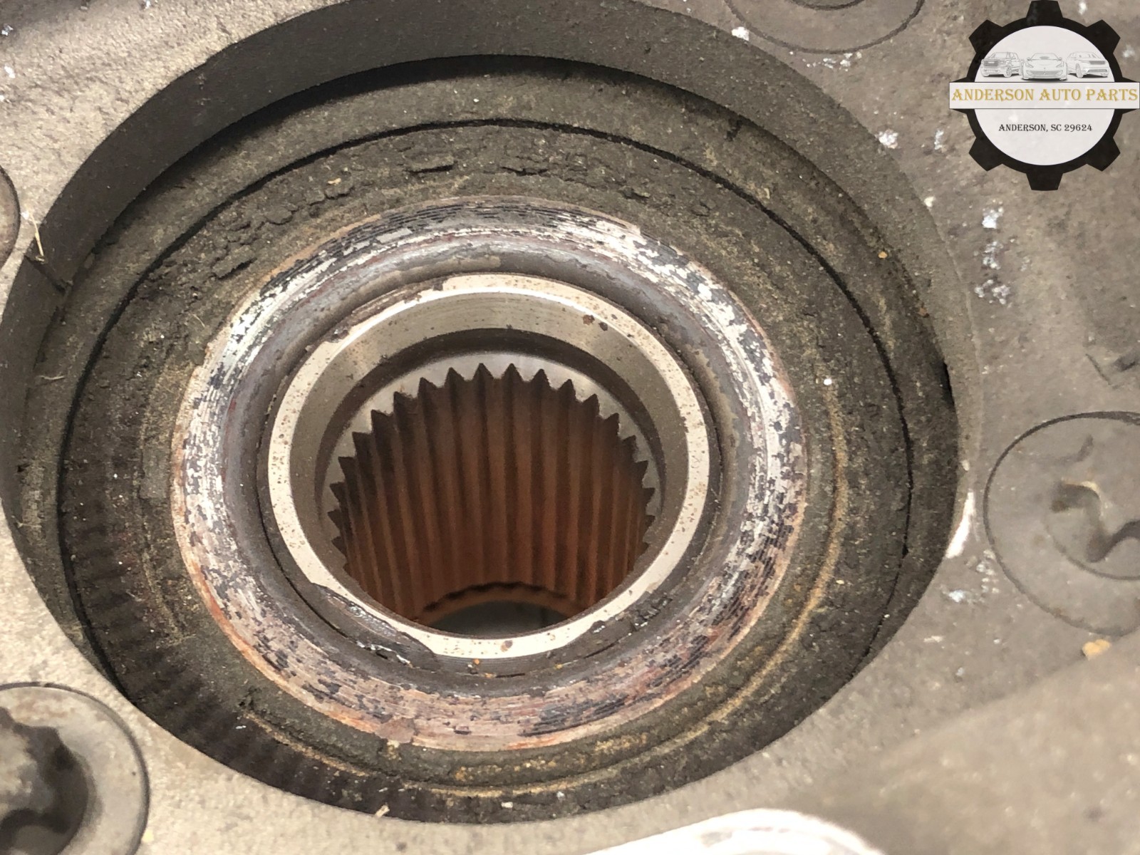 2014-2017 MASERATI QUATTROPORTE RWD RIGHT PASS REAR SPINDLE KNUCKLE HUB OEM