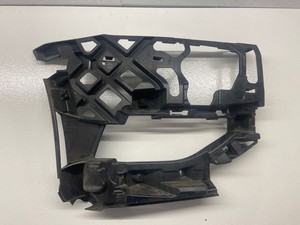 Volkswagen Golf Sportsvan 2015 Halterung Stoßstange Stoßfänger vorne DBT5038