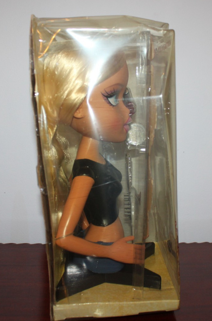 Bratz Forever Diamondz Funky Fashion Makeover Doll Cloe Head Makeup Set New