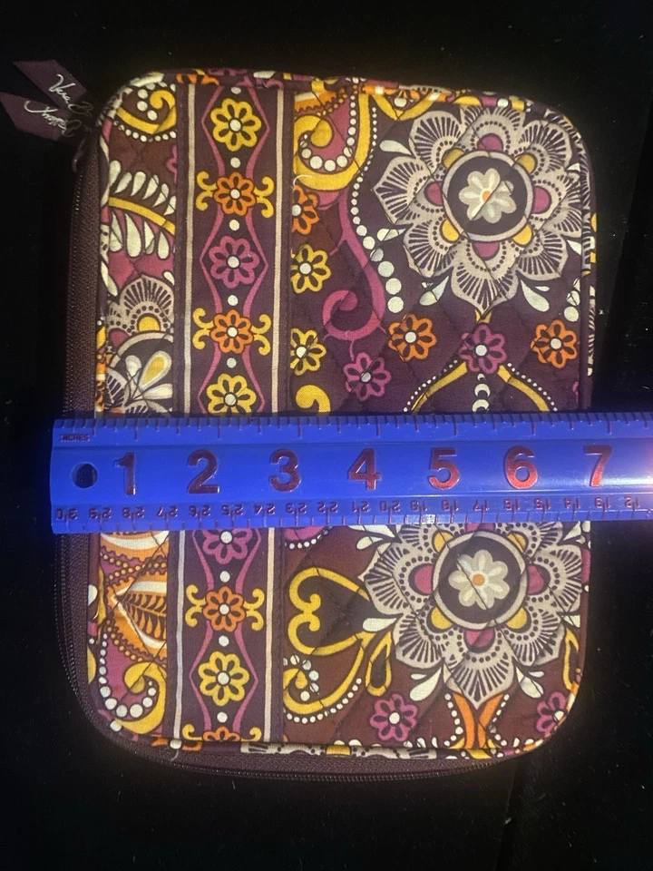 Nueva funda para lector electrónico Vera Bradley en “Rhythm & Blues” 9”x 7” Foto 2 de 4