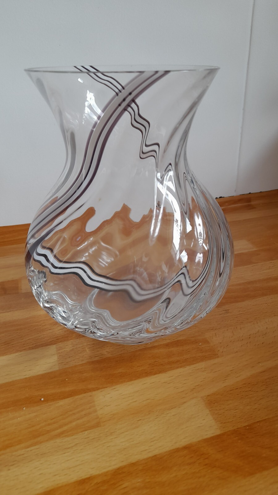 VINTAGE LARGE CAITHNESS GLASS VASE WITH BLACK, WHITE PATTERN eBay