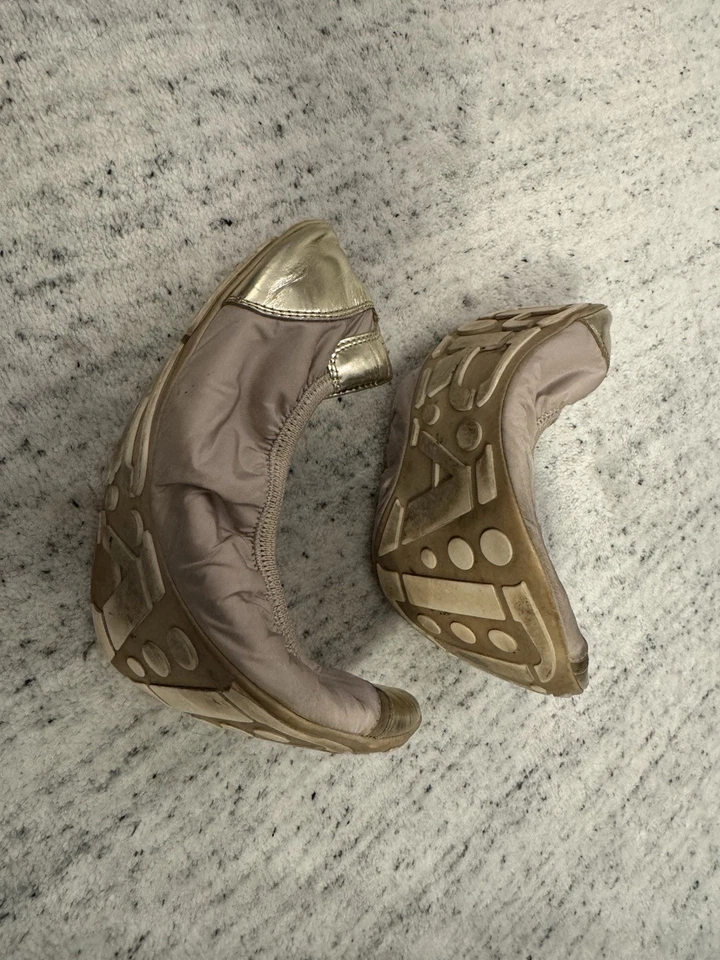 Sapatos de balé Prada Sport 39 largura regular “dança” sem salto em detalhes nude e dourado - Imagem 3 de 4