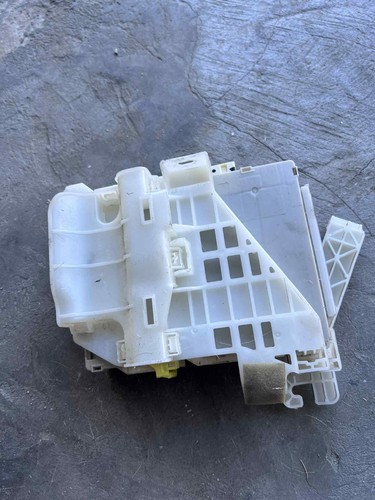 10-11 TOYOTA PRIUS BCM MULTIPLEX NETWORK CONTROL MODULE OEM 89221-47120 - Picture 3 of 7