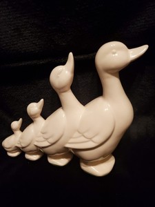 Vintage White Ceramic "Ducks In A Row" Farmhouse Decor 