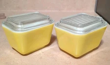 Vintage PYREX Yellow Refrigerator Dishes 501B 1-1/2 Cup With Lids Set Of 2