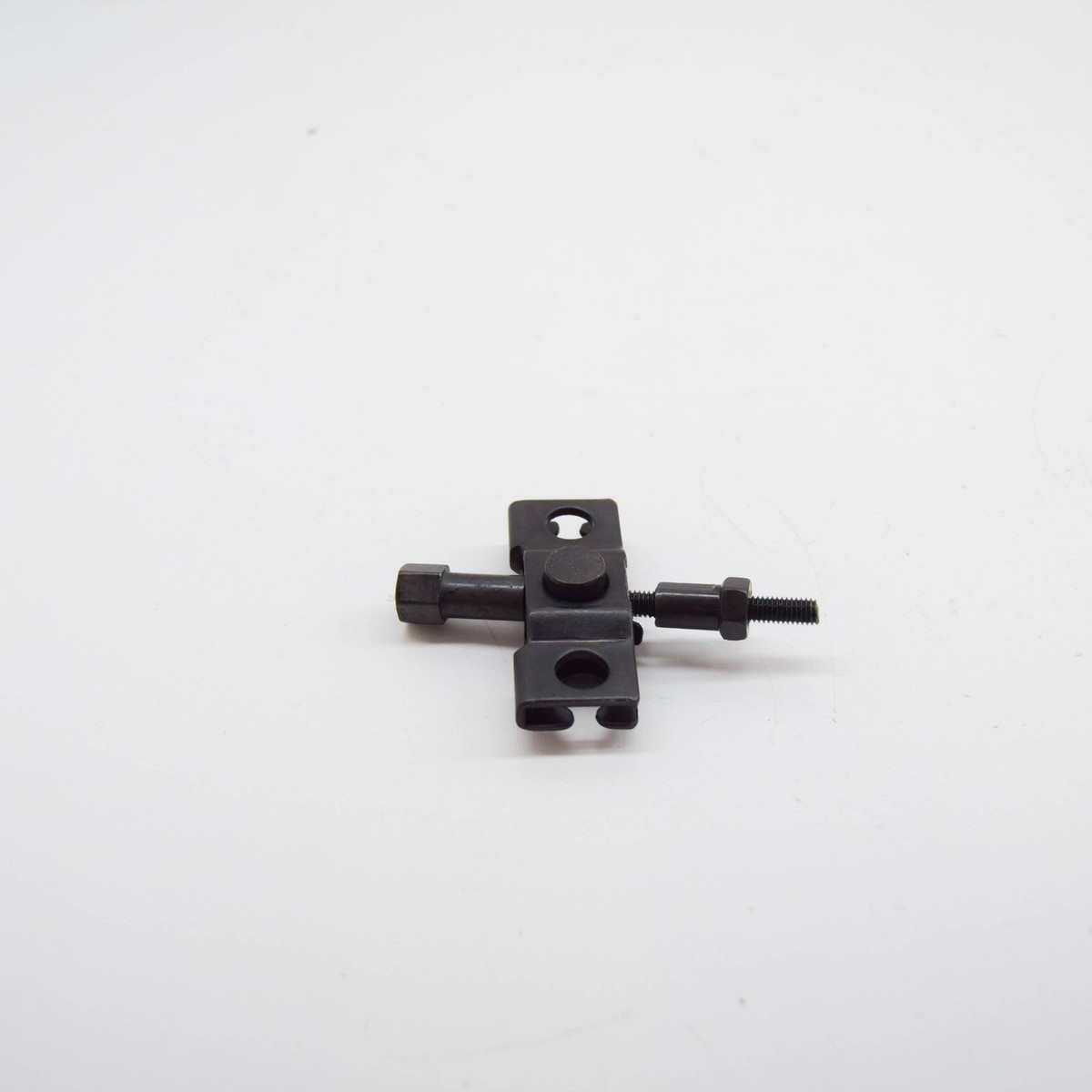 HYUNDAI SANTA FÉ MK3 DM Parking Brake Equalizer Assy HYUNDAI SANTA FÉ MK3 DM Parking Brake Equalizer Assy