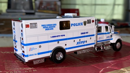 Kitbash Malibu International CST & Code3 Command Post NYPD NEW YORK POLICE DPT - Picture 23 of 24