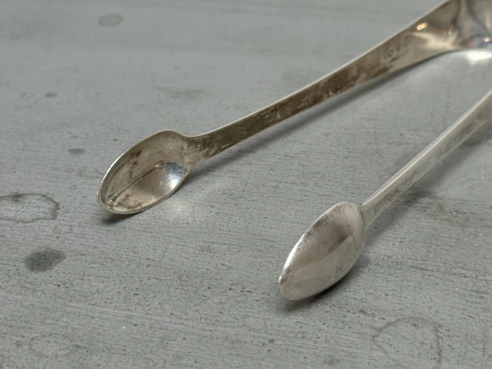 Pinzas antiguas de plata esterlina maciza William Eaton 1823 sello de Londres georgiano Foto 2 de 4