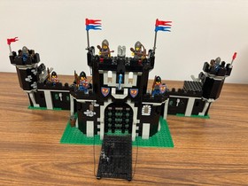 LEGO Castle: Black Monarch's Castle (6085) with figures and instructions