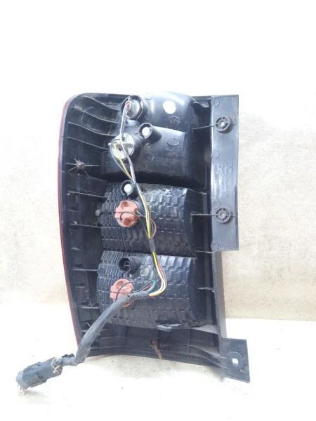 Правый задний фонарь для пассажира подходит для 06–10 KIA SEDONA et-199225 - Изображение 4 из 4