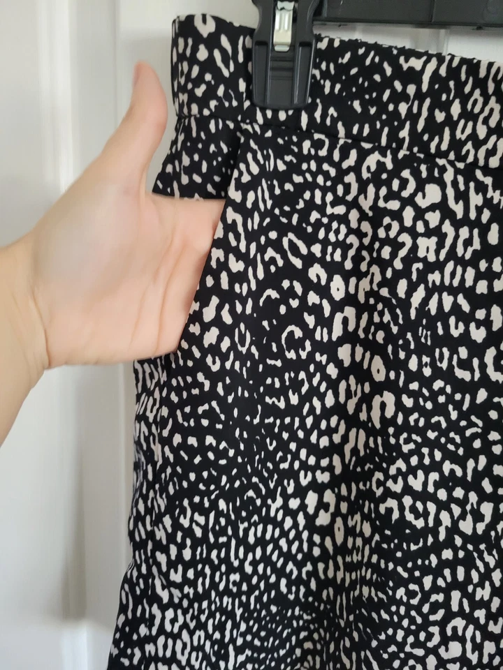 Calvin Klein Women’s Black White Animal Print Shorts Size Medium - Image 3 of 4