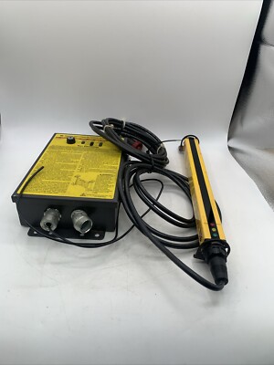 Set Of 2 Scientific Technologies LCC-FB-AC1-U Controller & MiniSafe 4267-0120