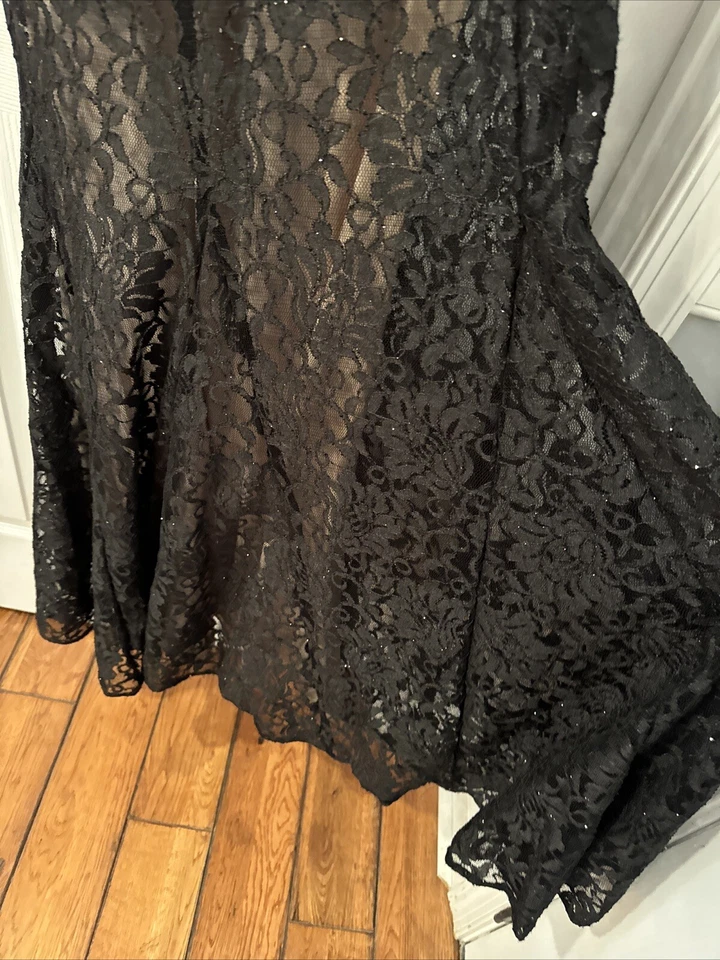 Vestido Formal Negro Y Encaje Talla 10 Alto Sirena Sin Mangas Halter Hada Oscura Gótico Foto 3 de 4