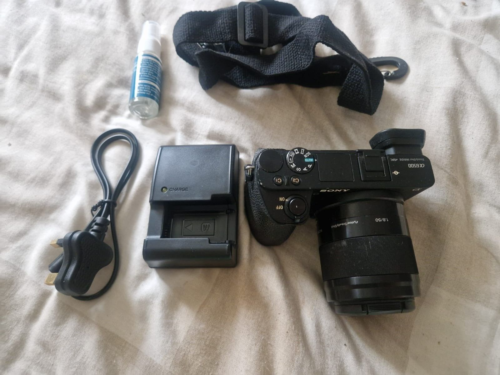 Fotocamera DSLR 4K mirrorless Sony A6500 con obiettivo SEL 50 mm f/1.8 ottime condizioni - Foto 1 di 13