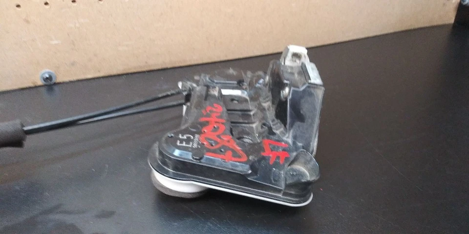 15 16 17 18 19 20 21 22 23 24 LEXUS RC350 DRIVER LOCK ACTUATOR OEM 69040-53130 - Image 4 of 4