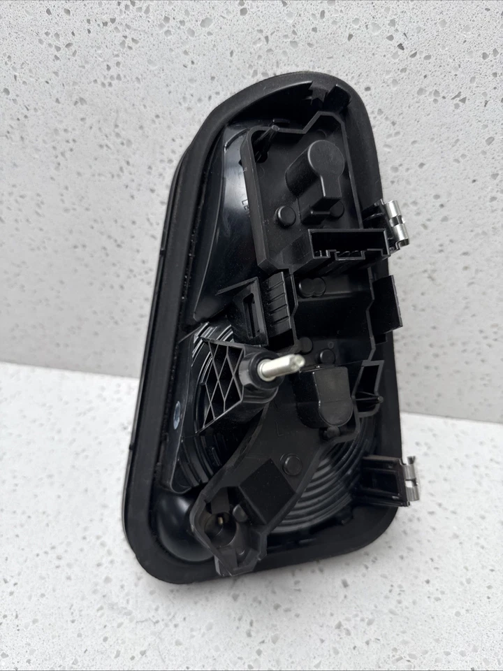 02-08 MINI COOPER Driver Tail Light Convertible - Image 4 of 4