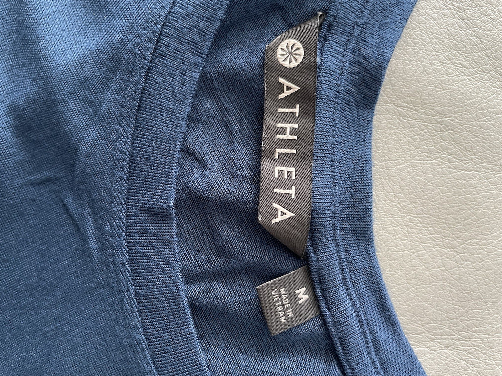 Athleta Women’s Medium Threadlight Asymmetrical R… - image 7