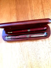 U.S. Army / Go Army Collectible Pen & Mechanical Pencil in Wooden Case