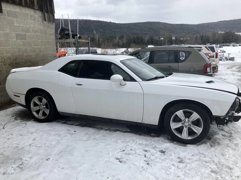 18 DODGE CHALLENGER Windshield Glass (humidity Sensor) (no shipping) - Image 4 of 4