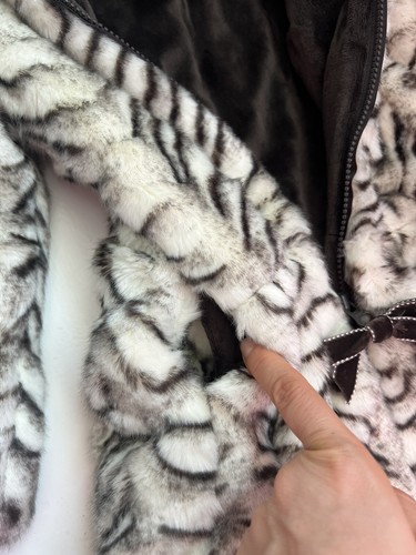 New! Gorgeous American Widgeon Girls' Zip Front Hooded Faux Fur Coat. Size 4 - Picture 10 of 14