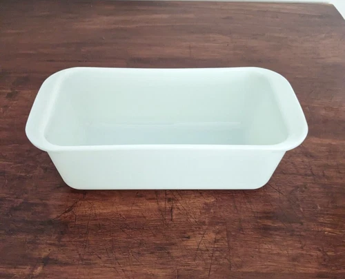 Pyrex Opal White Milk Glass Loaf Pan 213 70’s Baking Dish EUC 22 X 11 cm Vintage
