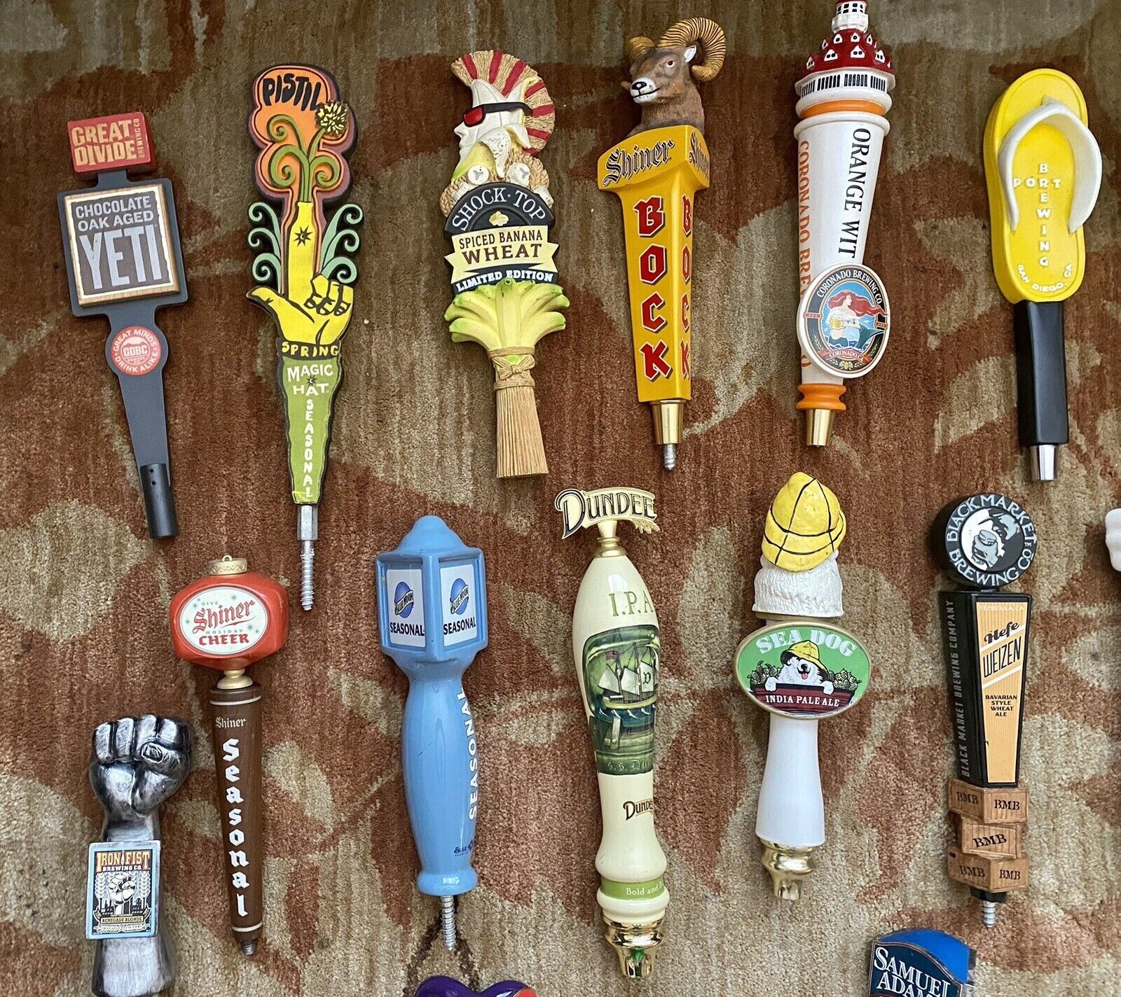 Lot Of 33 RARE Beer Tap Handles FAST SHIPPING! eBay