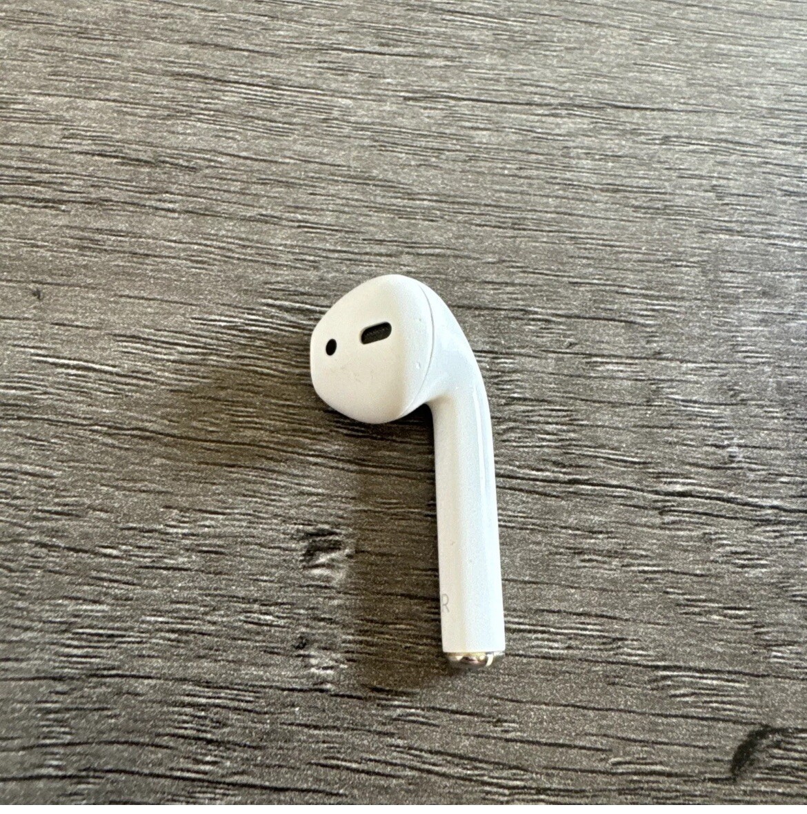Apple AirPods A2032 2nd Generation Replacement Earbud (Right Ear Only)  Genuine
