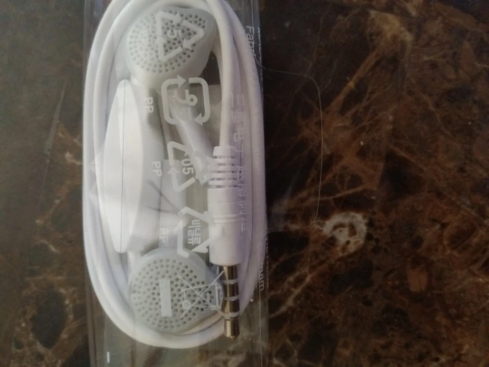 New original Samsung Handsfree Headphones Earphones For Samsung Galaxy and iphon - Image 2 of 2