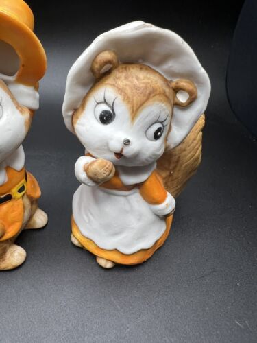 Veg Thanksgiving Pilgrim Squirrel Chipmunk Figurines Kitschy Cute Big Eyes Estat - Picture 2 of 9