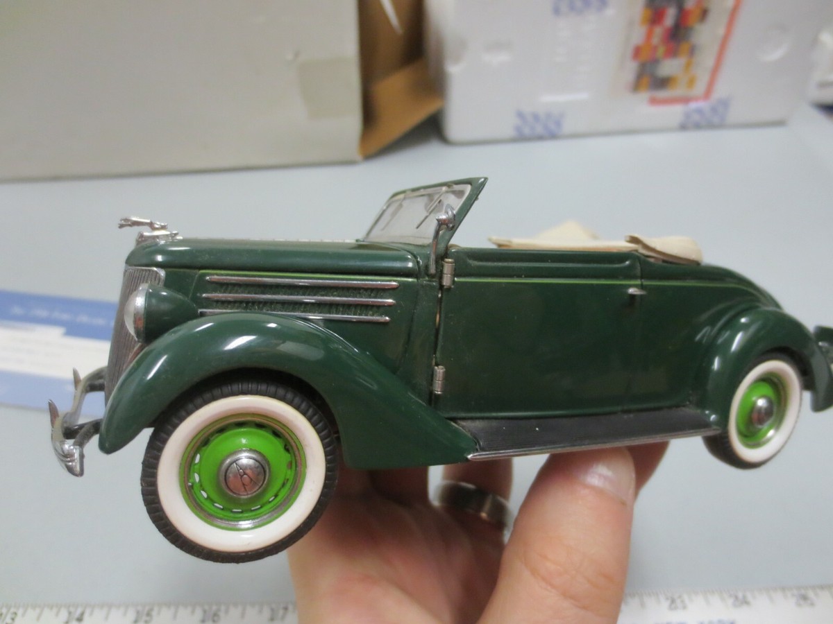 Franklin Mint 1/24 Diecast 1936 FORD DELUXE CABRIOLET (Green