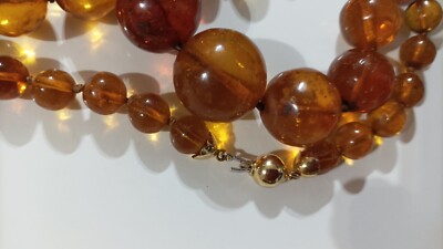 Wunderschöne dominikanische Bernsteinkette zum Klettern mit 18 Karat Goldverschluss.