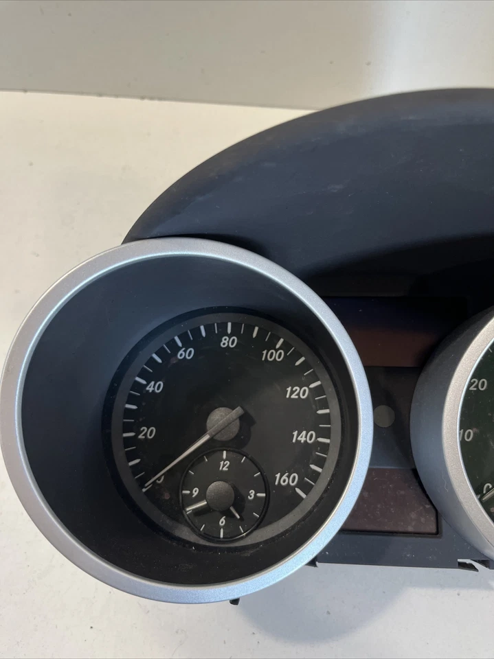 Mercedes Slk R171 Speedometer Instrument Taho A1715401447 Genuine 200K 2005 - Image 2 of 4