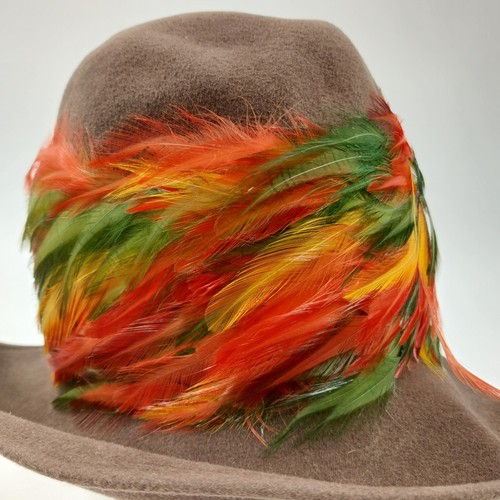 Mr Josephs Original brauner Fedora Filz Coche Hut mit bunten Federn New York - Bild 2 von 11