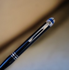 STYLO BILLE MONTBLANC STARWALKER RESINE NOIRE - FINITION PLATINUM - BLUE PLANET