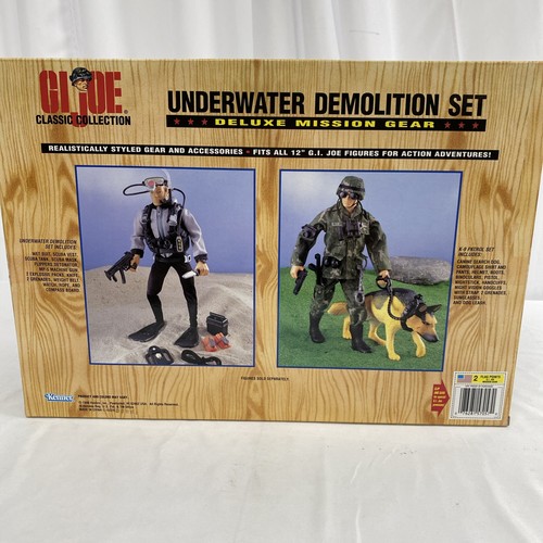 G.I. Joe Underwater Demolition Set Deluxe Mission Gear Set Classic Collection - Picture 4 of 4