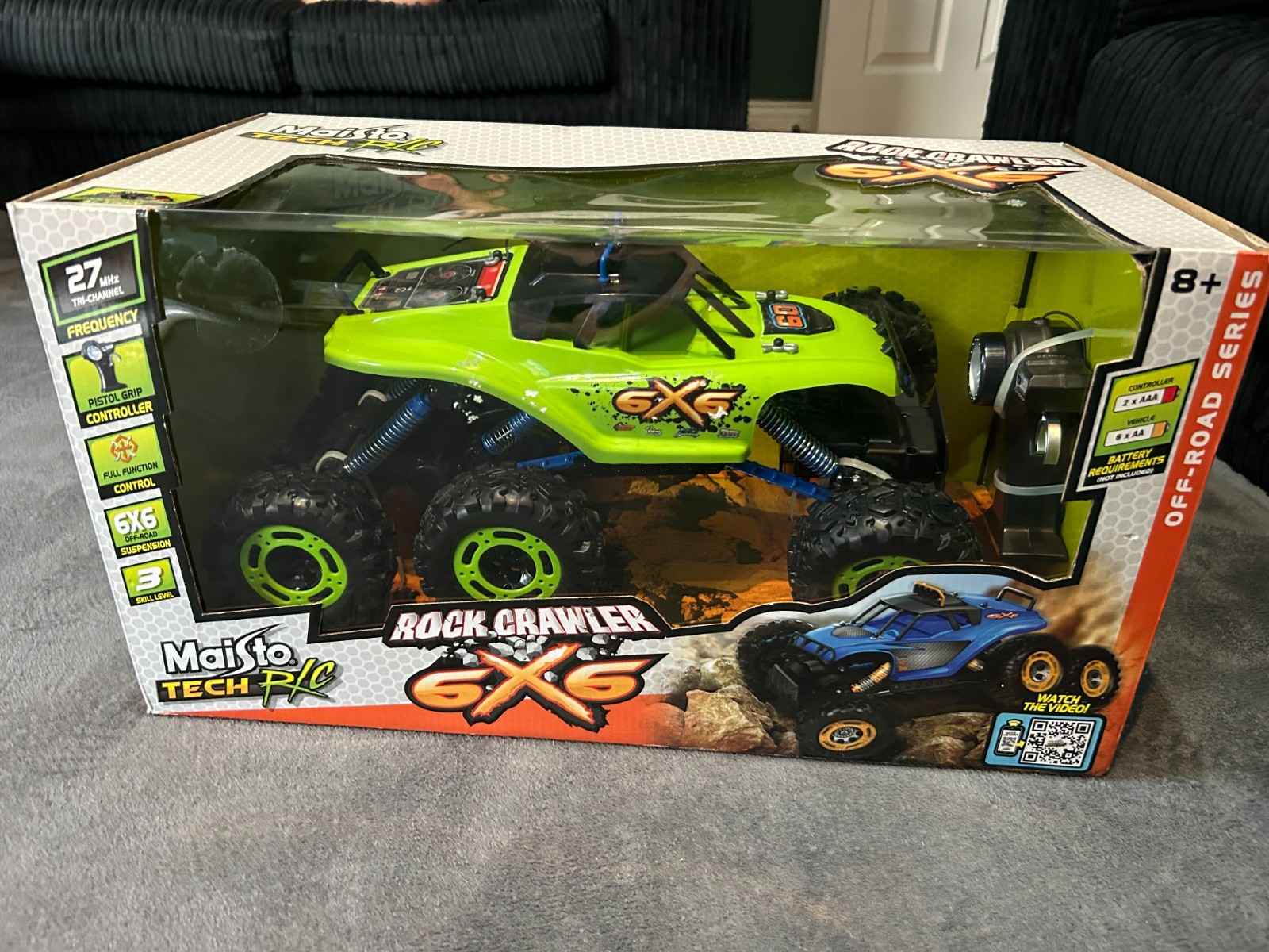 MAISTO TECH ROCK CRAWLER 6X6 R/C 1:24 CAR (New & Unused) Free P+P
