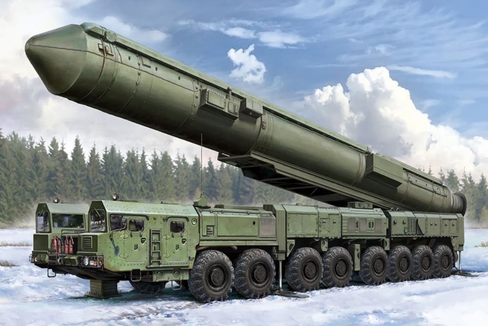 HBB82952 - Hobbyboss 1:72 - 15U175 TEL of RS-12M Topol-M ICBM Complex